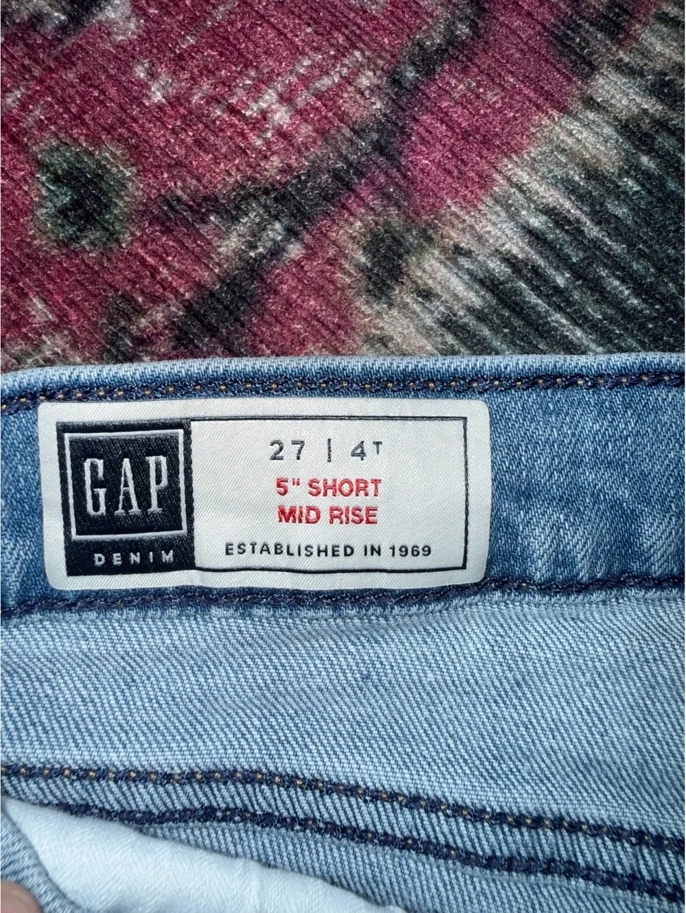 GAP 5” short mid rise 27 4 Jean denim shorts